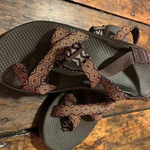 Men’s Chaco sandals, size 9, brown color tone